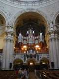 Dom organ