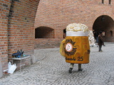 Beer mug entering Old Town