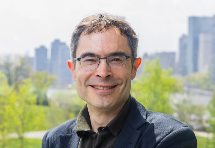 Color portrait of Ari Juels