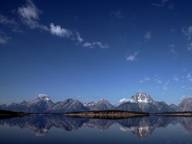 AV004.jpg (26407 bytes)